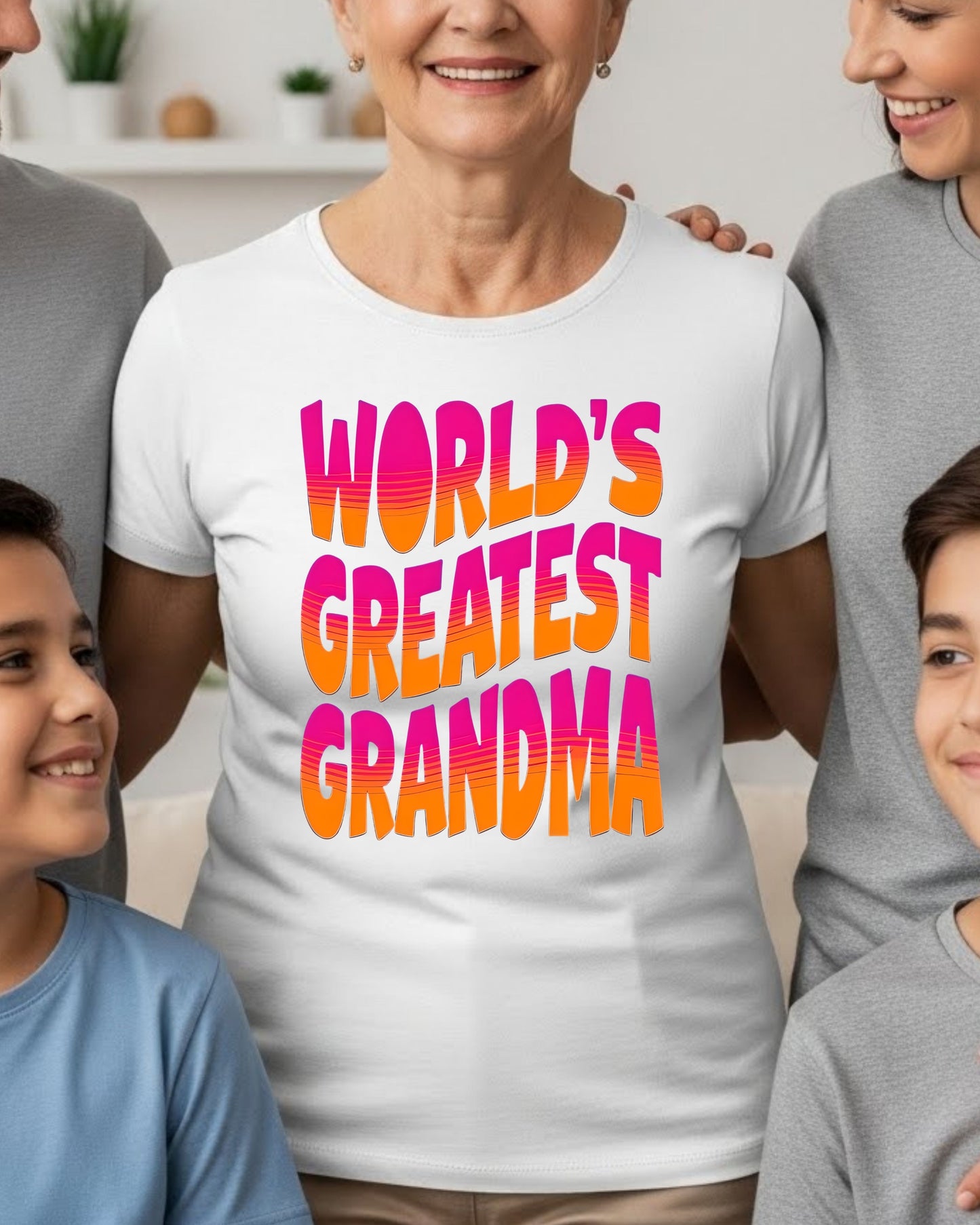 World’s Greatest Grandma Shirt – Retro Gradient Grandma Tee for Mother’s Day & Birthdays – Cute Gift for Nana, Mimi, Granny, Grandmother