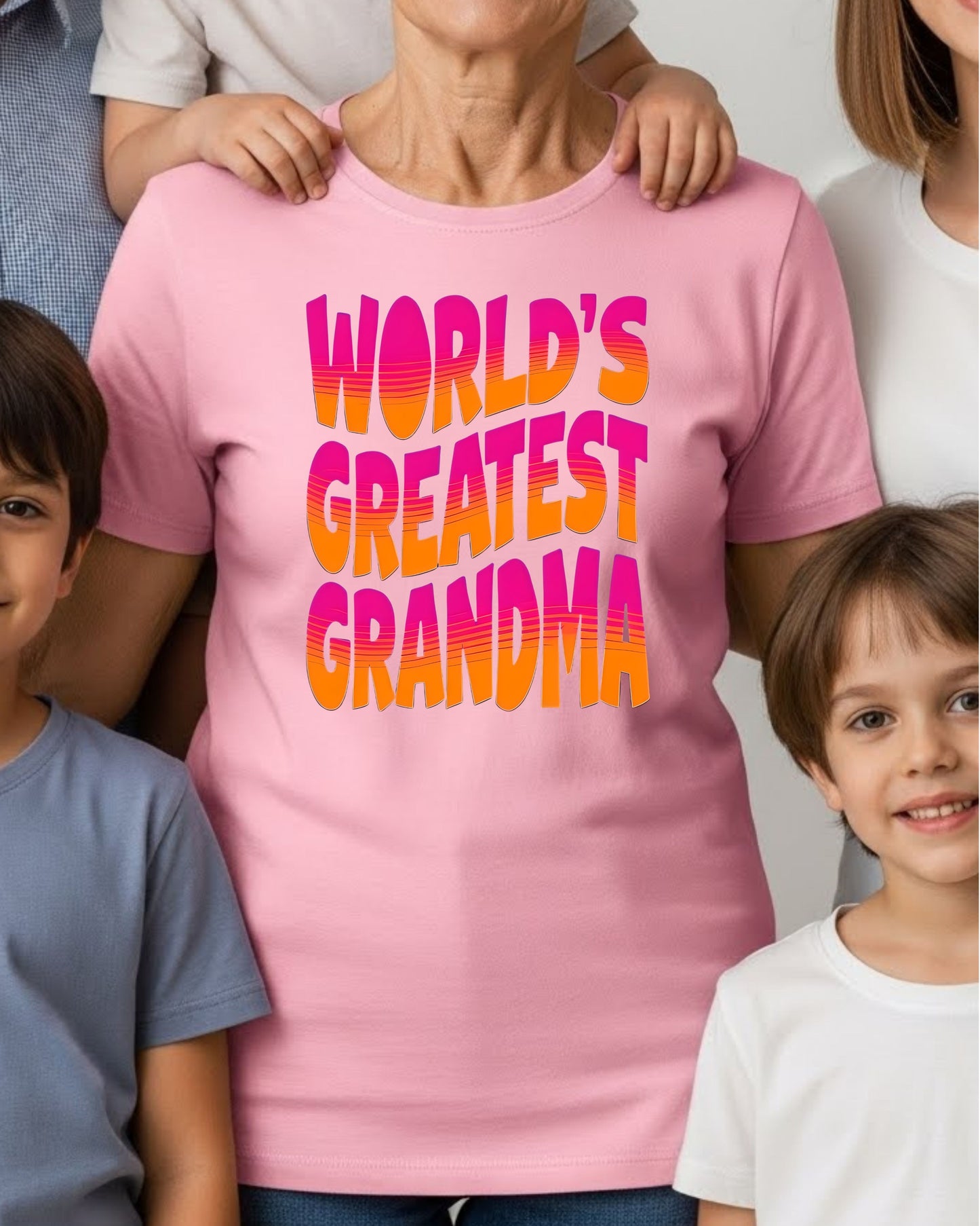 World’s Greatest Grandma Shirt – Retro Gradient Grandma Tee for Mother’s Day & Birthdays – Cute Gift for Nana, Mimi, Granny, Grandmother