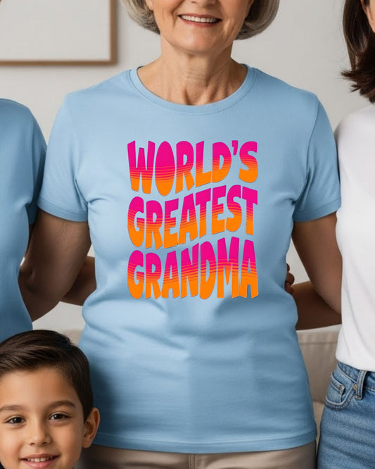 World’s Greatest Grandma Shirt – Retro Gradient Grandma Tee for Mother’s Day & Birthdays – Cute Gift for Nana, Mimi, Granny, Grandmother