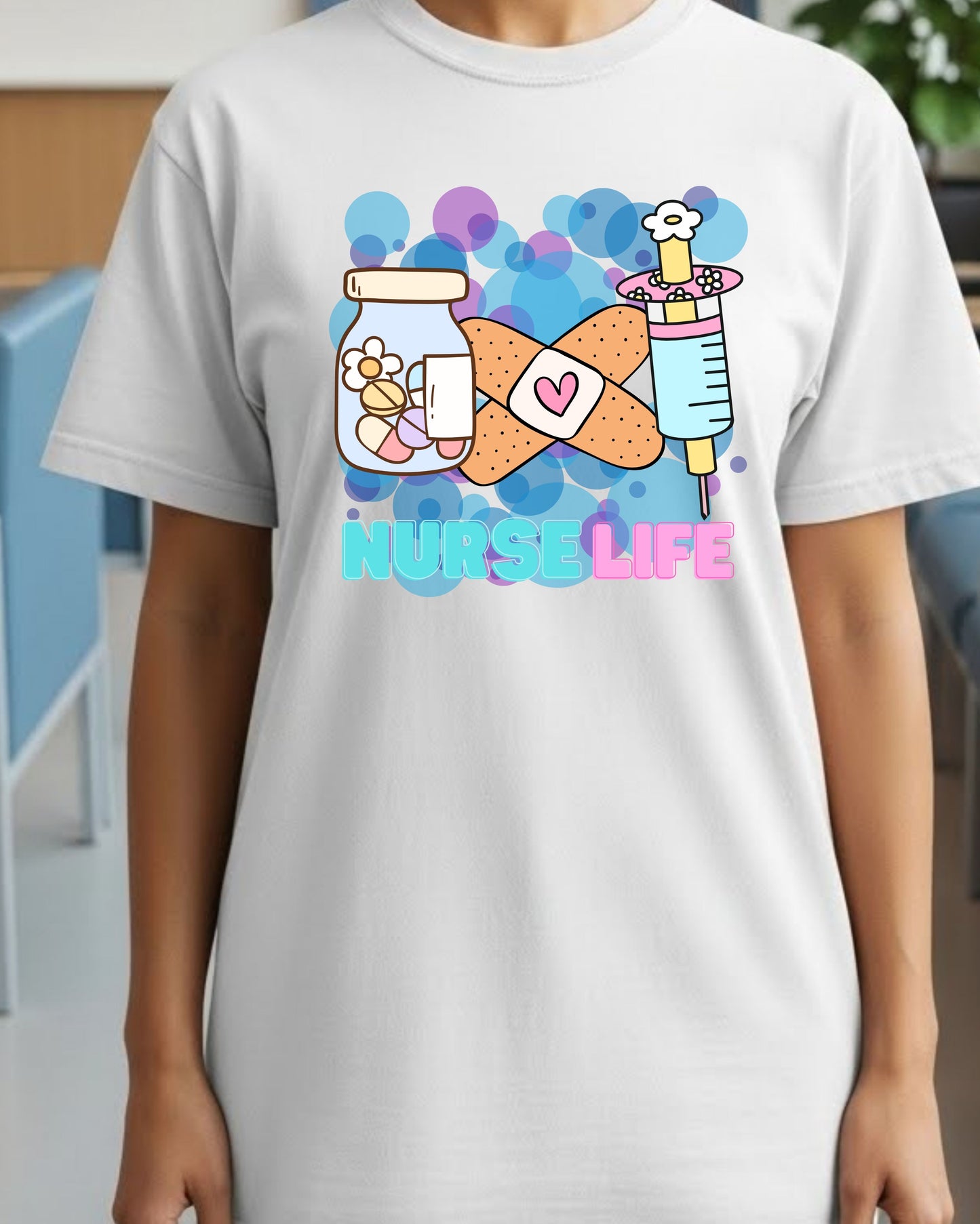 Nurse Life Shirt – Cute Medical Supplies Graphic Tee for Nurses – Syringe, Pill Bottle & Bandage Design, Healthcare Worker T‑Shirt, RN Gift Idea