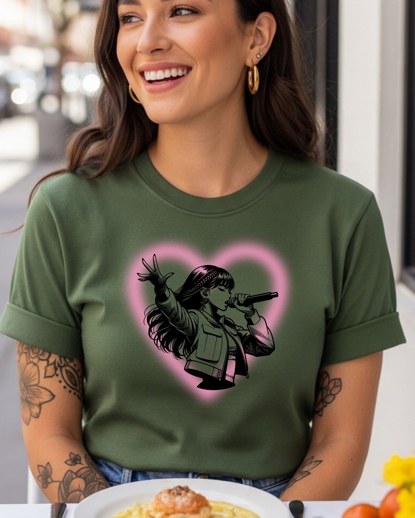 Singer Silhouette T‑Shirt – Pop Star Microphone Graphic with Pink Heart, Concert Music Lover Design