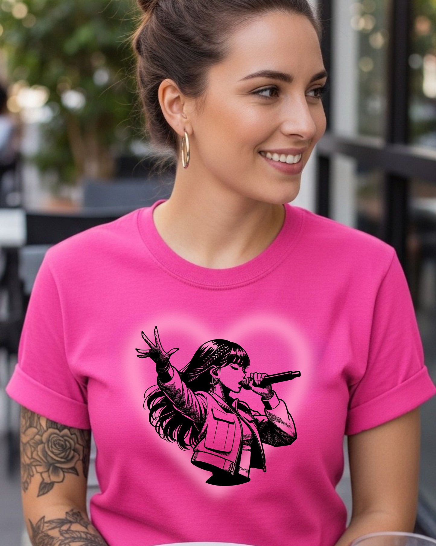 Singer Silhouette T‑Shirt – Pop Star Microphone Graphic with Pink Heart, Concert Music Lover Design