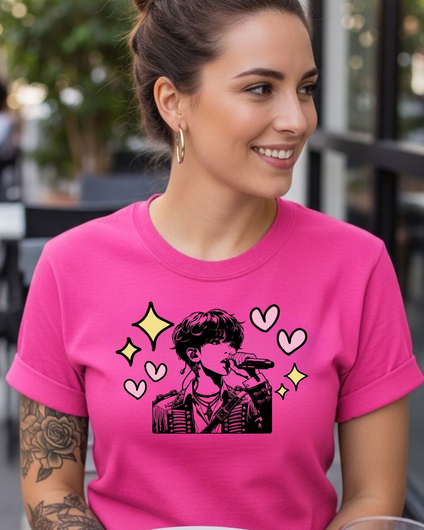 Singer Mic Art T‑Shirt – Pop Performer Illustration with Hearts & Sparkles, Music Lover Concert Graphic