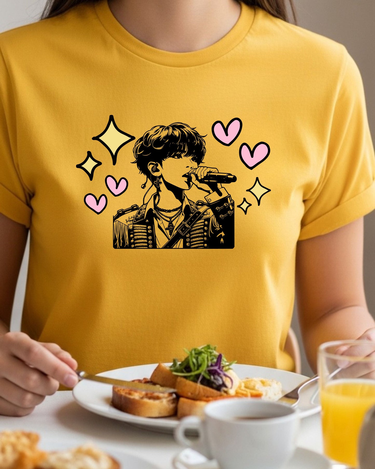 Singer Mic Art T‑Shirt – Pop Performer Illustration with Hearts & Sparkles, Music Lover Concert Graphic