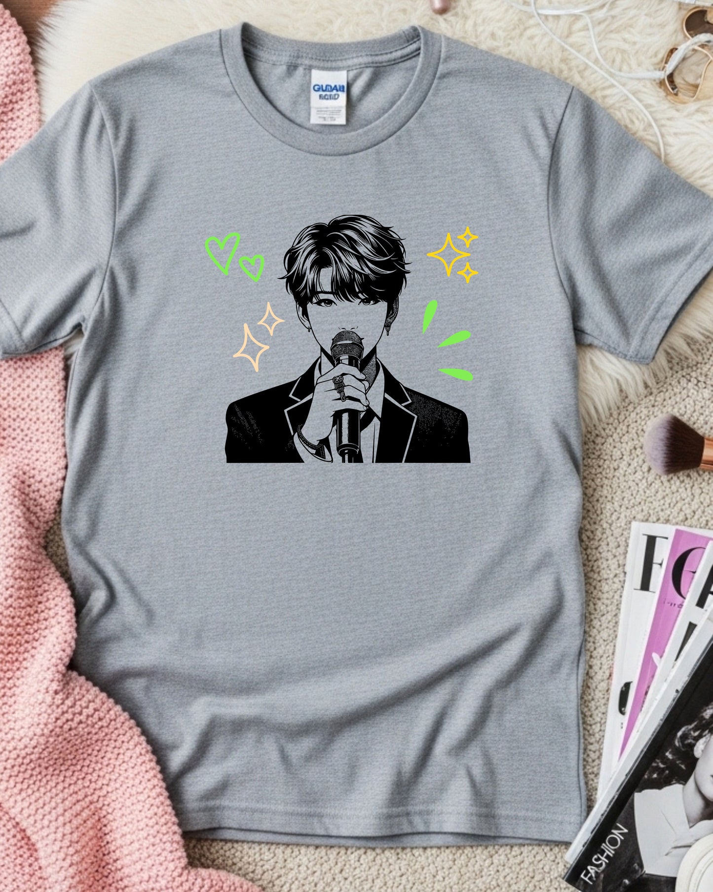 Singer Mic Line Art T‑Shirt – Stylish Performer Illustration with Hearts & Sparkles, Music Lover Concert Graphic
