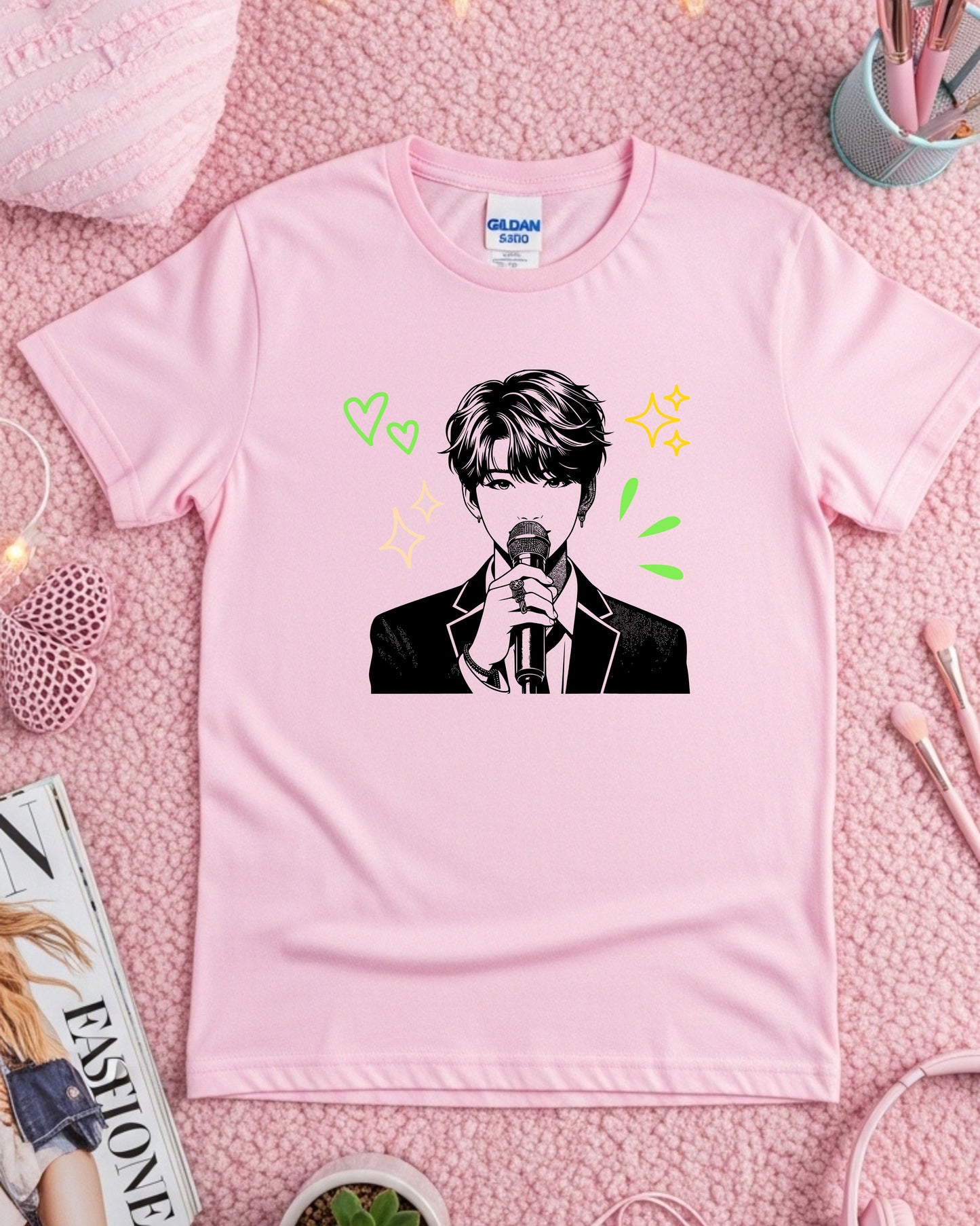 Singer Mic Line Art T‑Shirt – Stylish Performer Illustration with Hearts & Sparkles, Music Lover Concert Graphic