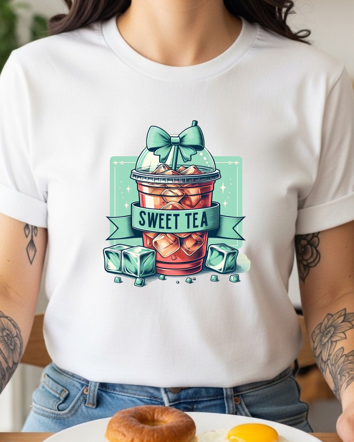 Sweet Tea Aesthetic T‑Shirt – Cute Iced Tea Cup with Bow, Sparkles & Ice Cubes, Southern Summer Drink Graphic