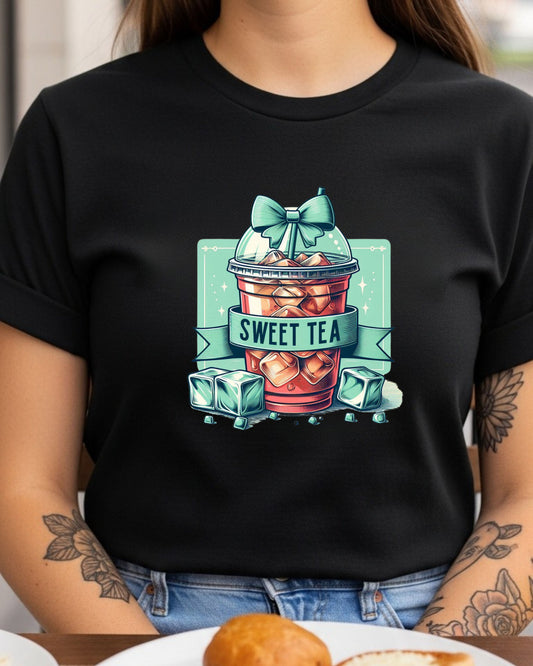 Sweet Tea Aesthetic T‑Shirt – Cute Iced Tea Cup with Bow, Sparkles & Ice Cubes, Southern Summer Drink Graphic
