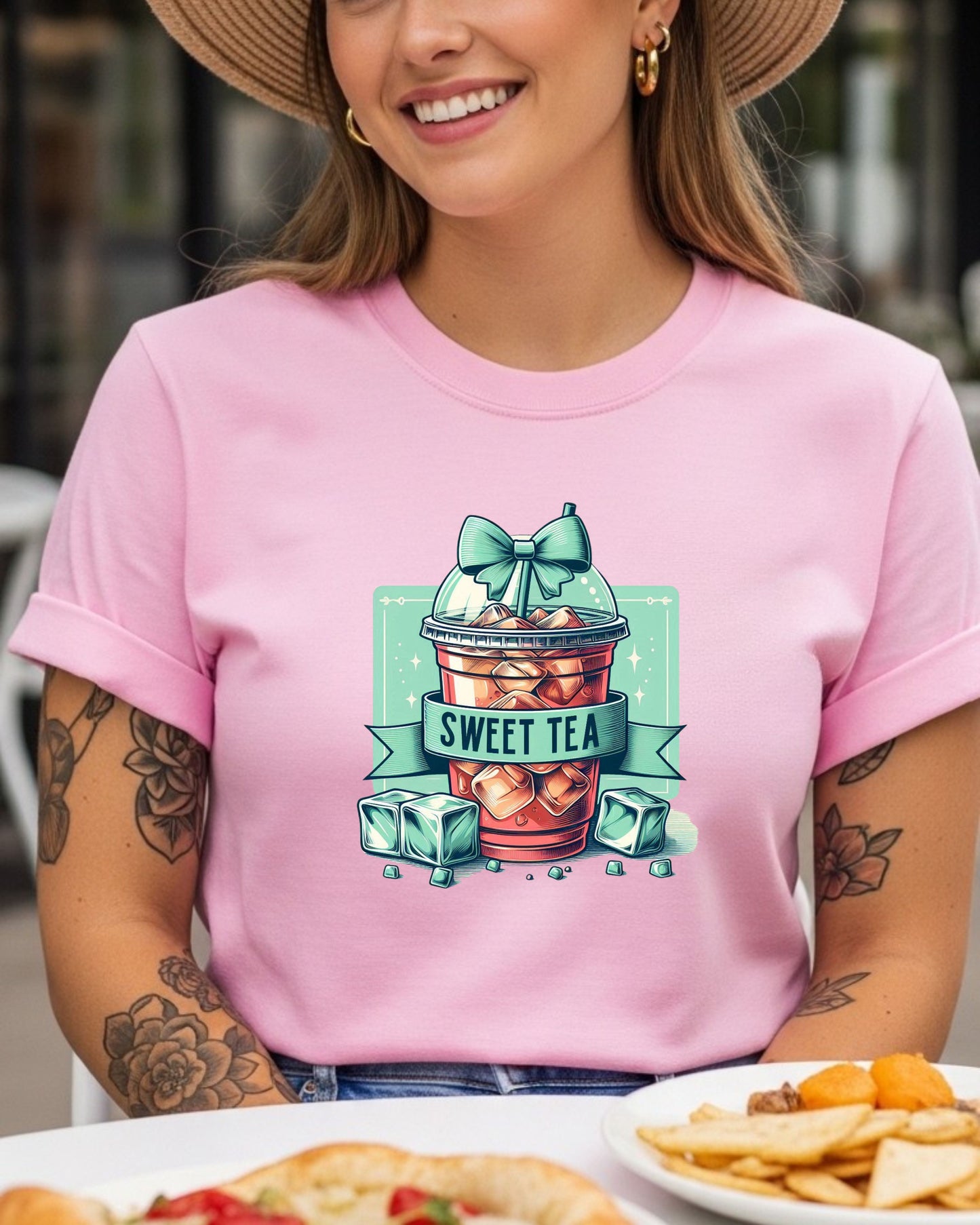 Sweet Tea Aesthetic T‑Shirt – Cute Iced Tea Cup with Bow, Sparkles & Ice Cubes, Southern Summer Drink Graphic