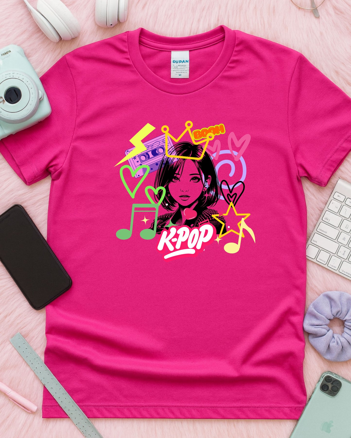 K‑Pop Pop Art T‑Shirt – Colourful Performer Illustration with Hearts, Music Notes & Cassette, Vibrant K‑Pop Fan Graphic