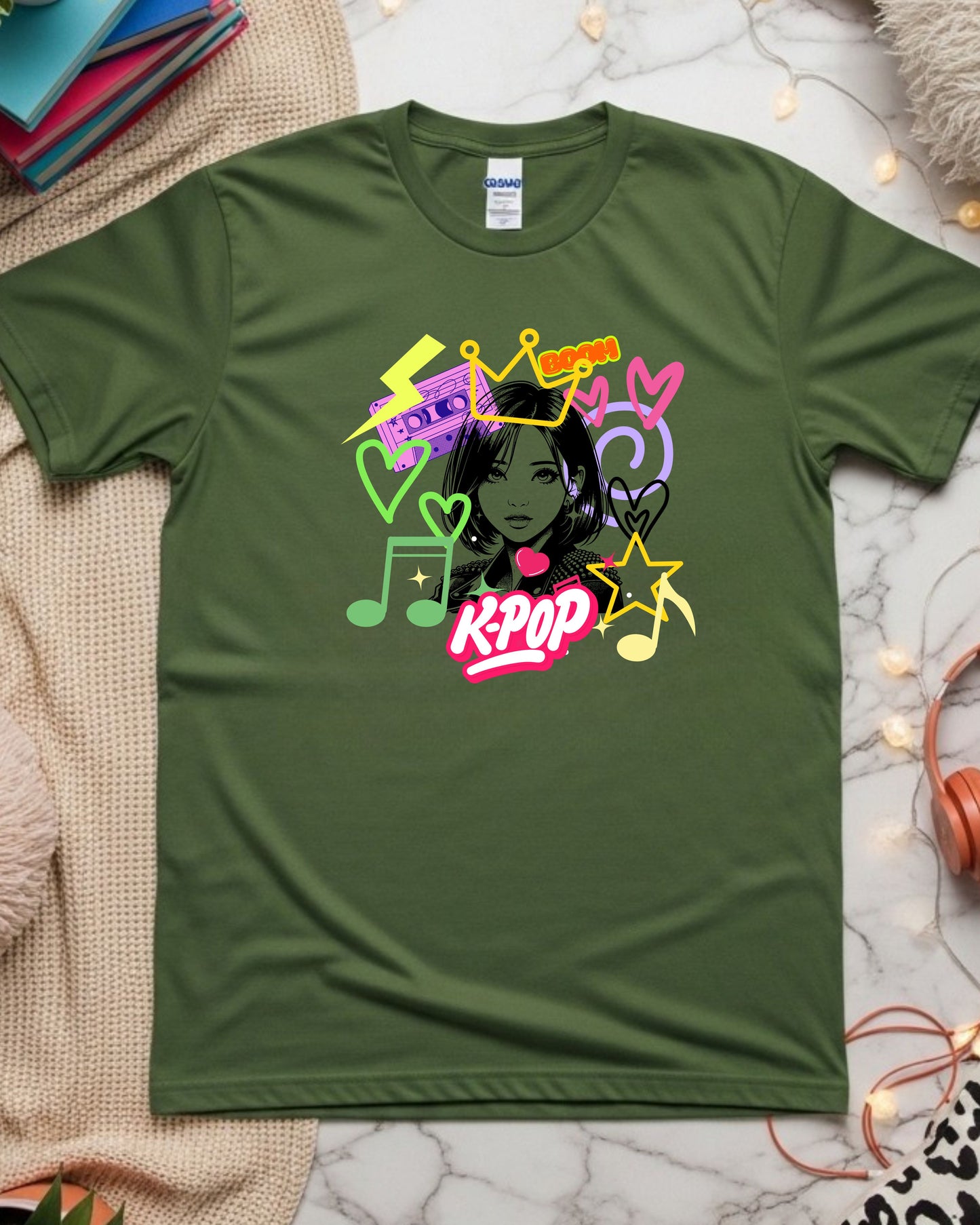 K‑Pop Pop Art T‑Shirt – Colourful Performer Illustration with Hearts, Music Notes & Cassette, Vibrant K‑Pop Fan Graphic