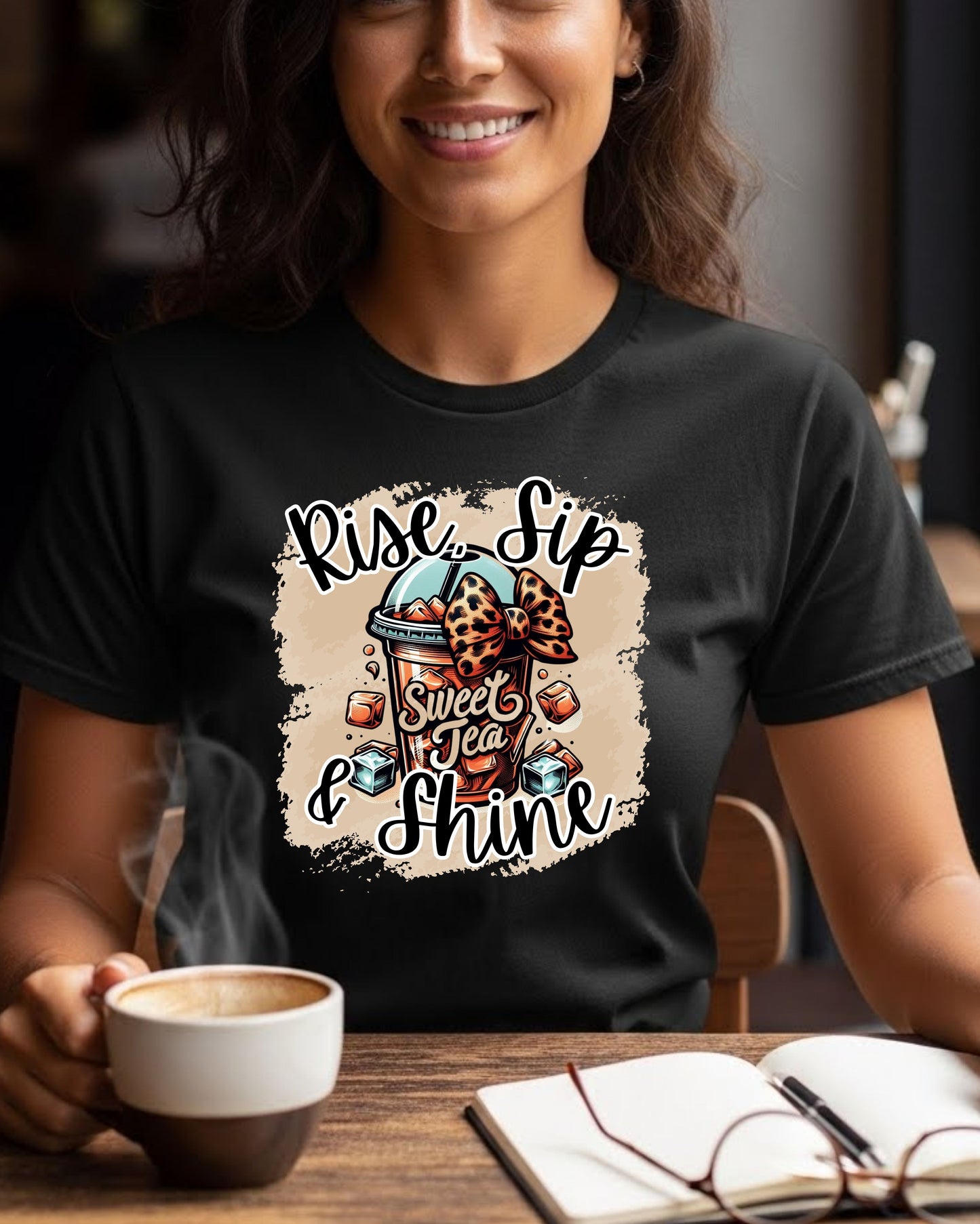 Rise Sip & Shine Sweet Tea Shirt – Cute Southern Sweet Tea Graphic Tee for Women – Leopard Bow Cup Design, Cozy Morning Aesthetic T‑Shirt