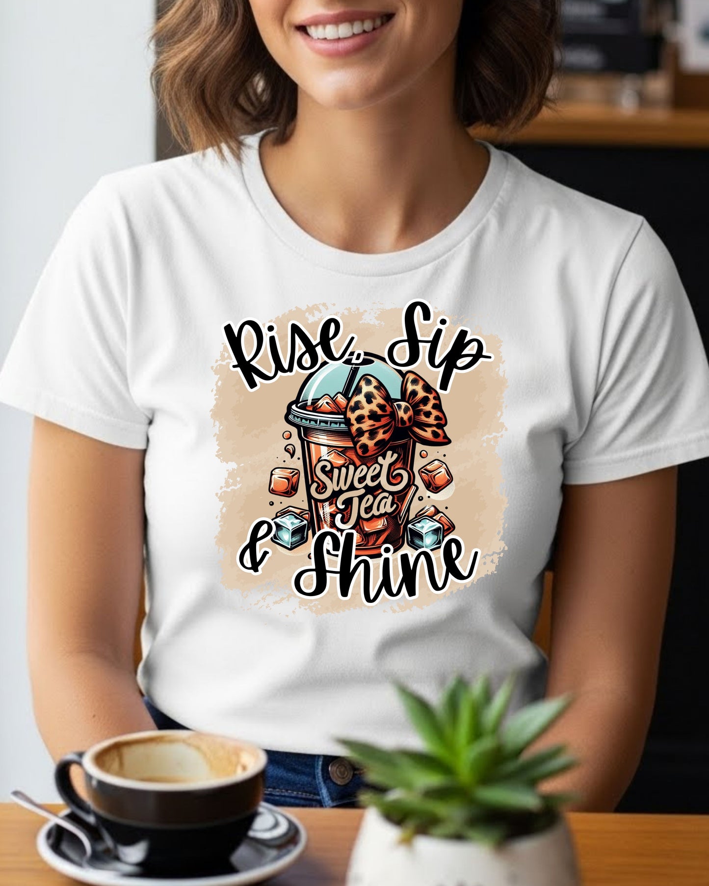 Rise Sip & Shine Sweet Tea Shirt – Cute Southern Sweet Tea Graphic Tee for Women – Leopard Bow Cup Design, Cozy Morning Aesthetic T‑Shirt