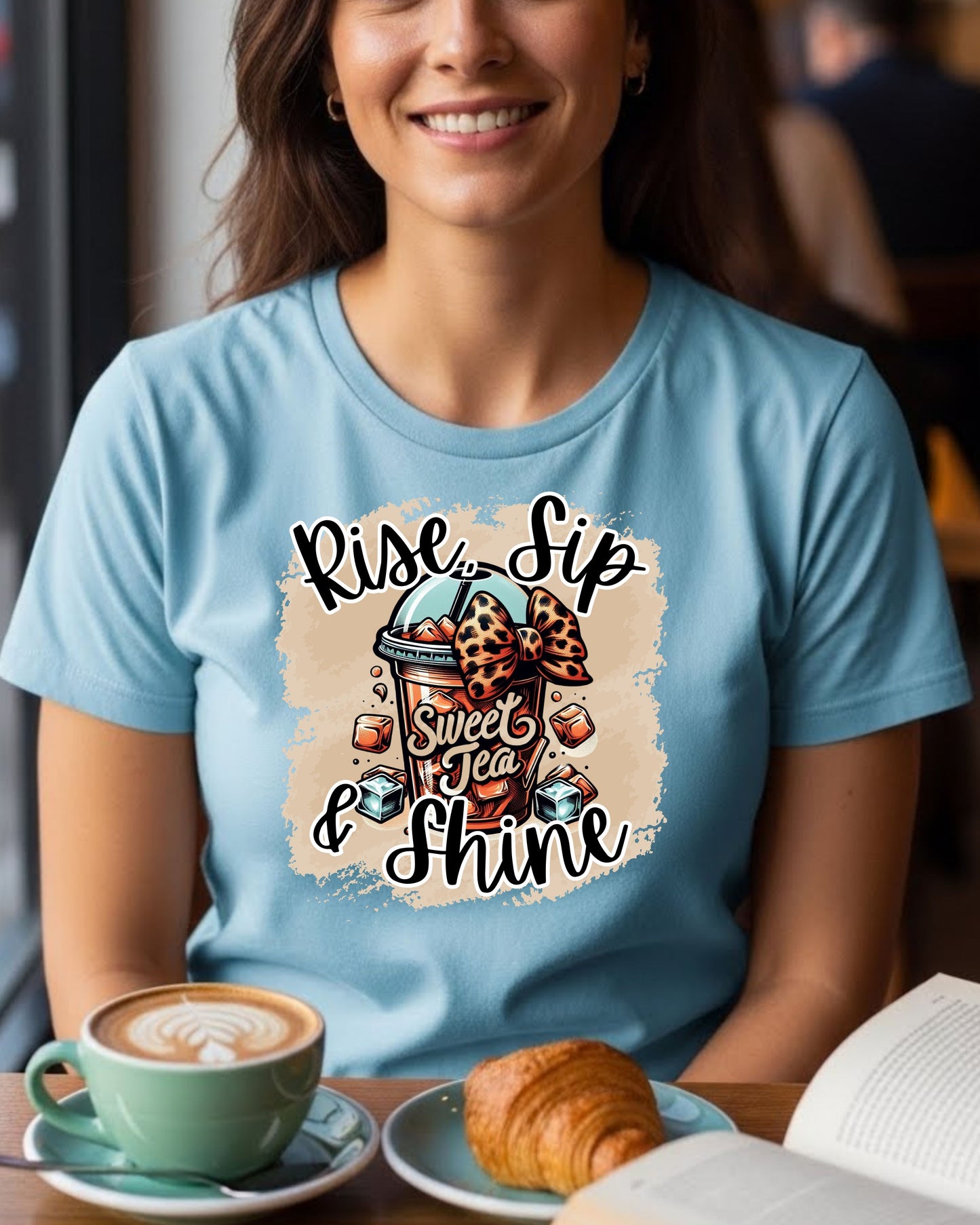 Rise Sip & Shine Sweet Tea Shirt – Cute Southern Sweet Tea Graphic Tee for Women – Leopard Bow Cup Design, Cozy Morning Aesthetic T‑Shirt