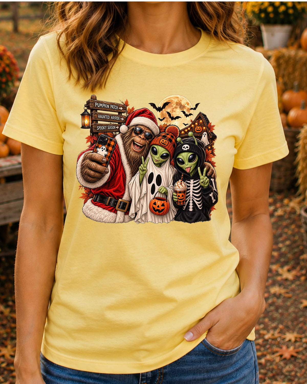 Alien, Bigfoot, Funny Sasquatch Ghost Pumpkin Autumn T-Shirt